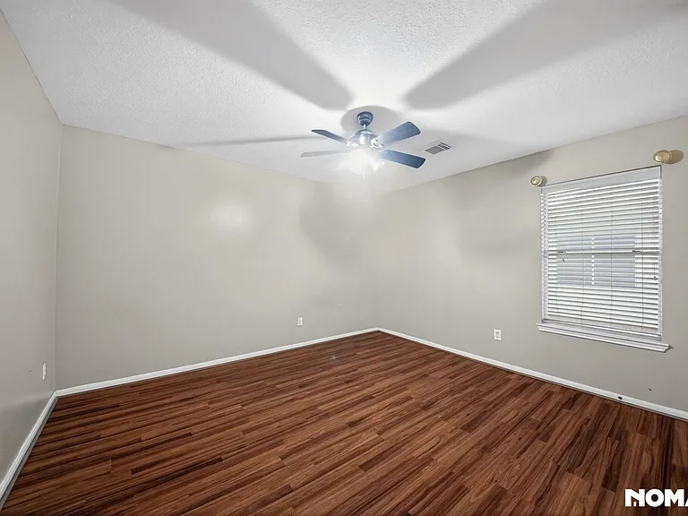 1811 Quiet Hollow Dr — Photo 7