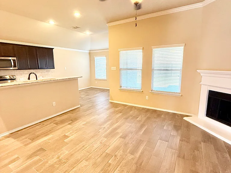 11809 Kurth Dr — Photo 16
