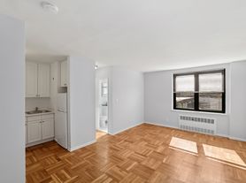 Harbor House, H15-01E