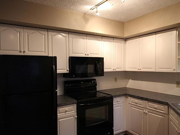 2nd image of 332 Village Pointe Dr #332 J