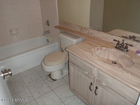 4th image of 1014 W Manhatton Drive
