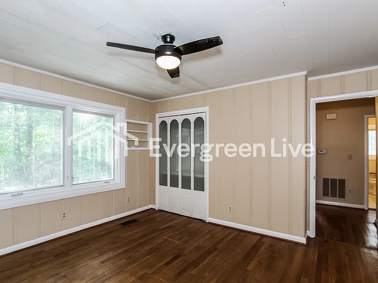 1413 Dogwood Ln — Photo 9