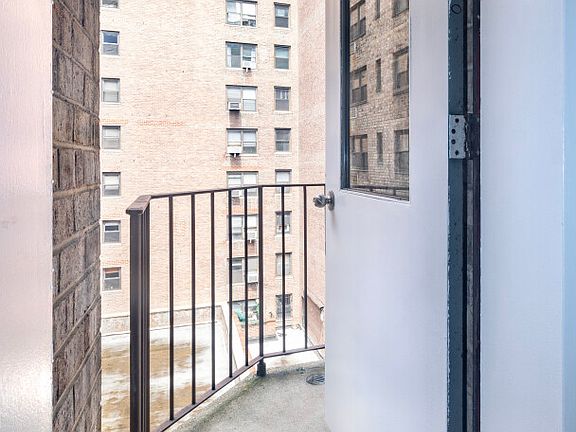 4th image of 77 W 15th St #302