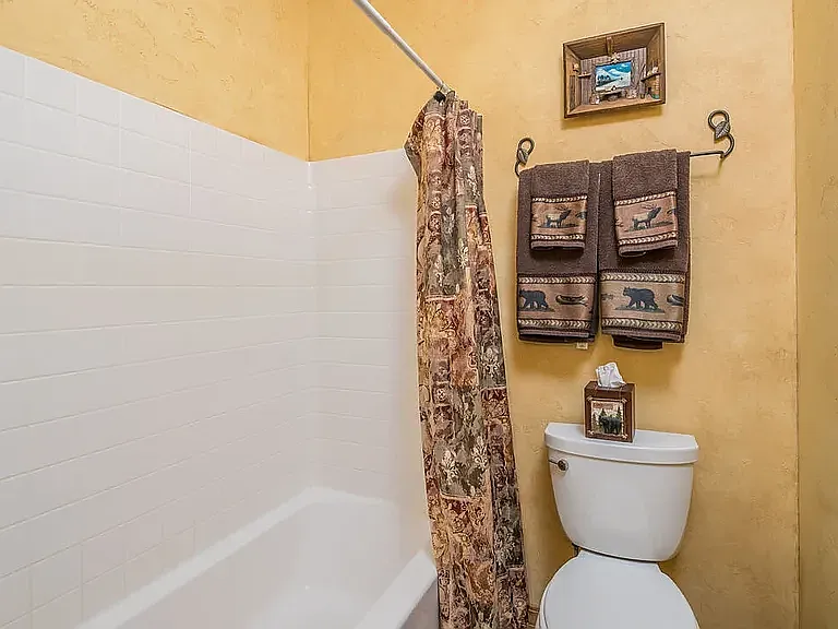 443 Osborn Ave #110 — Photo 9