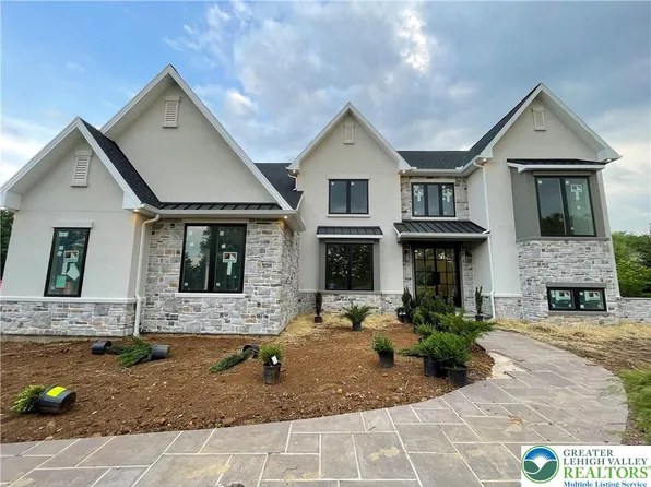 3373 Rising Sun Ct, Nazareth, PA 18064