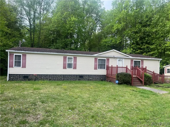 202 Savedge Ave, Wakefield, VA 23888