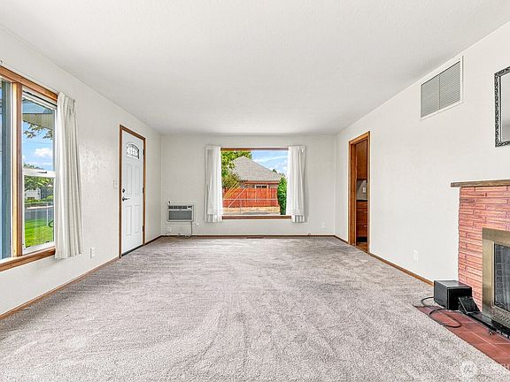 4th image of 2020 J Street