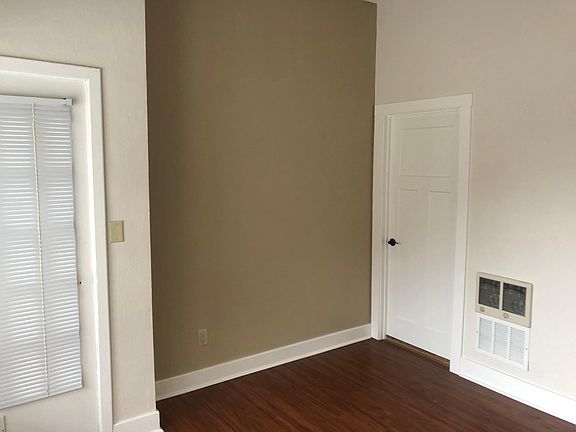 3rd image of 2917 W Northwest Blvd