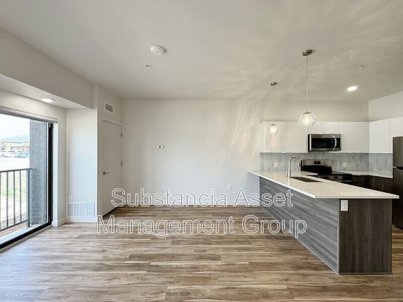 4th image of 1641 Midtown Pl #164