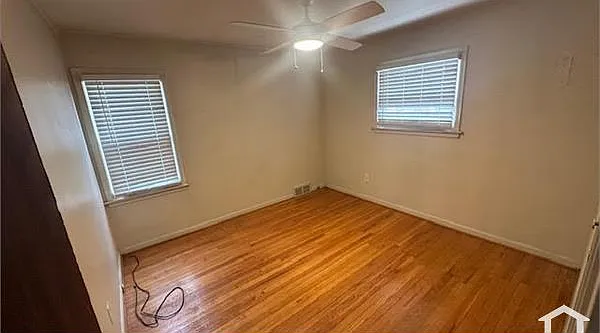 3 bed, 955 sqft, $1,300 — Photo 3