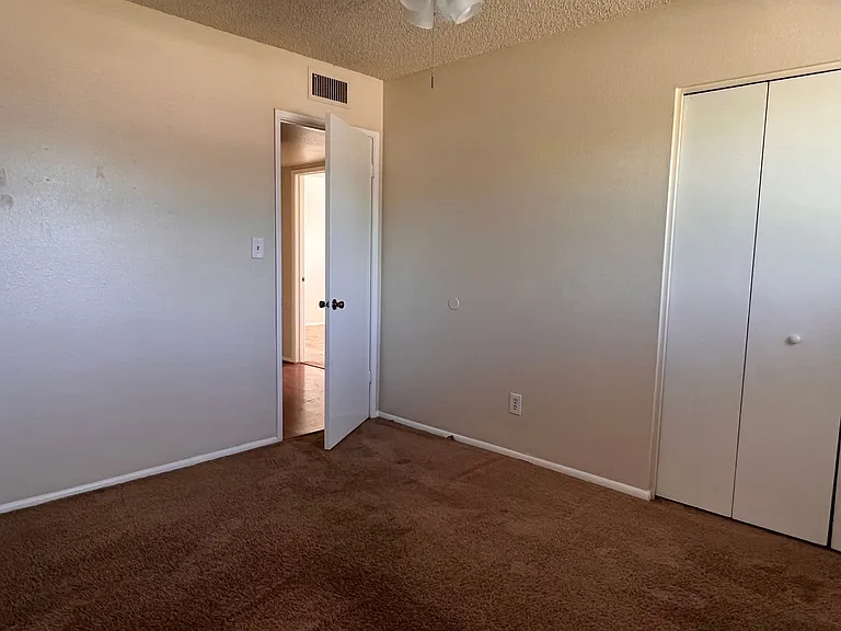 2131 E Palmcroft Dr — Photo 35