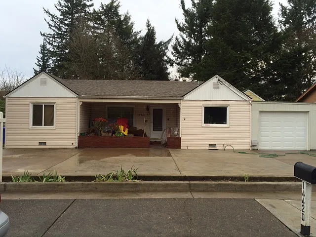 14420 NE Glisan St photo 1