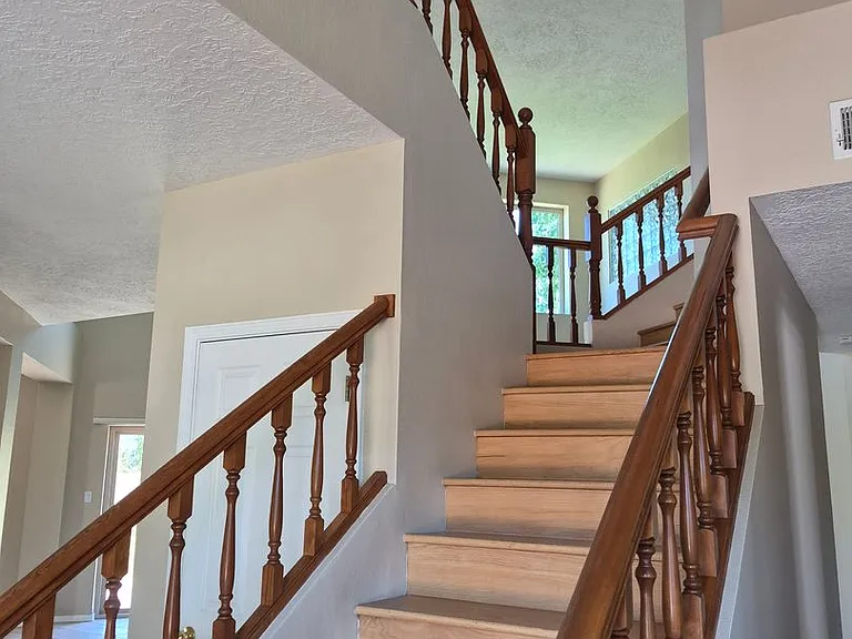 9121 Ridgefield Ave NE — Photo 41