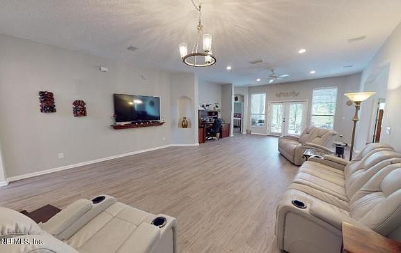4th image of 1371R Samantha Cir E