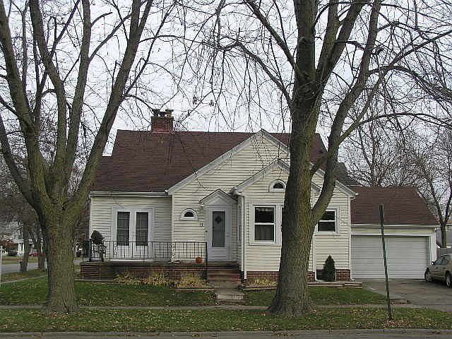 2nd image of 11 W Webster St