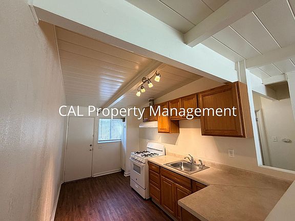 5th image of 1059 N Sanborn Rd #11