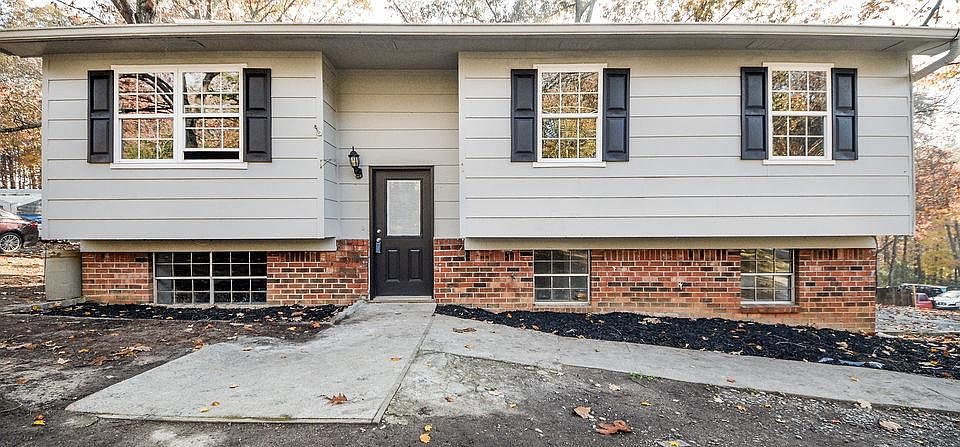 1st image of 2205 Rolling Brook Dr NE