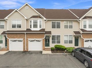 13 Reins Ct, Somerset, NJ 08873