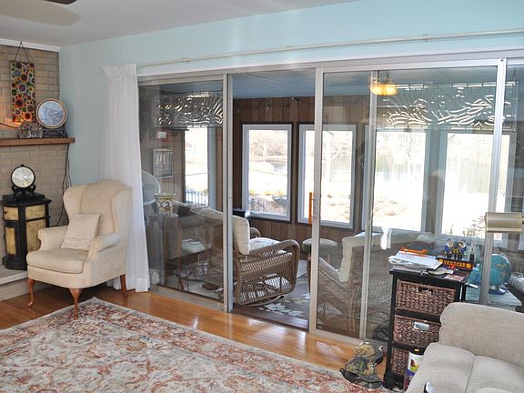 3rd image of 1845 Lakeshore Dr