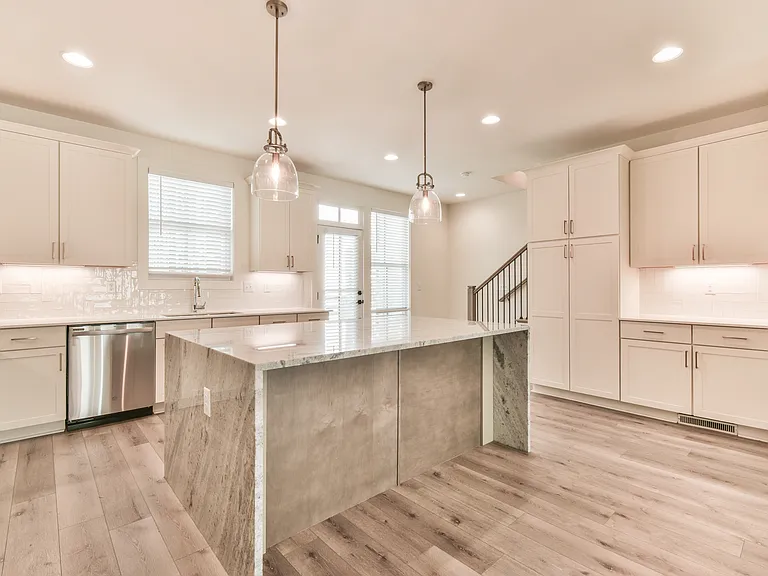 5858 Westin Rd — Photo 9