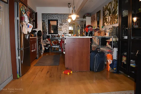 Sold by Realtime Realty NYC LLC | media 4