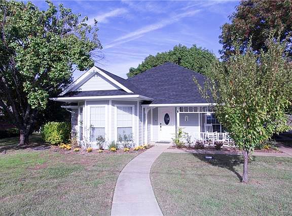 3rd image of 600 Aqua Vista Dr