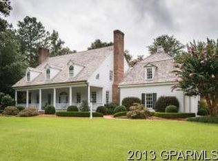 700 Queen Annes Rd, Greenville, NC 27858