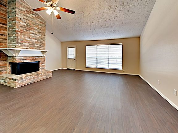 3rd image of 13302 Piney Oaks Dr