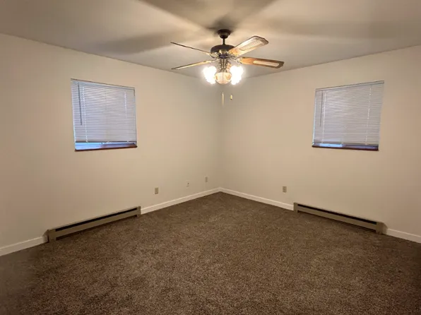 Elm Street Apartments - 944