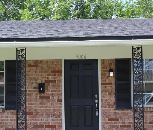 3rd image of 3006 Crosby Ln