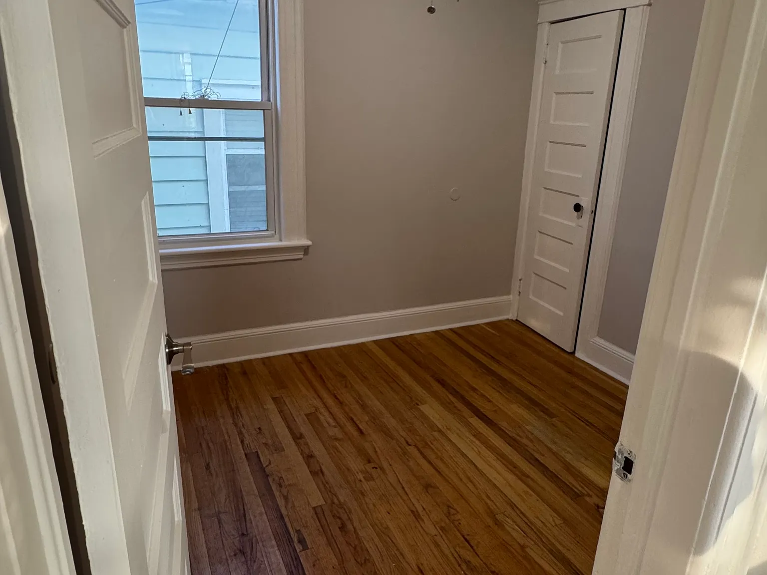 3 bed, 1900 sqft, $2,500 — Photo 2