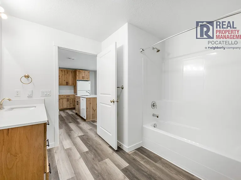 5777 S 5th Ave — Photo 10