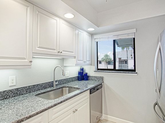 5th image of 2400 S Ocean Drive #6321