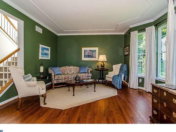 4th image of 23 White Woods Ln