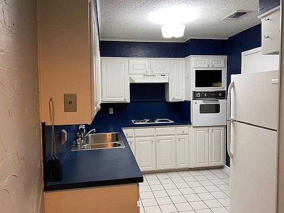 2nd image of 1216 Julie St