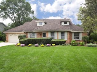 1688 Longvalley Dr, Northbrook, IL