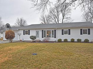 530 Park Dr, Mount Zion, IL