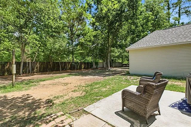 519 Garden Ln — Photo 10