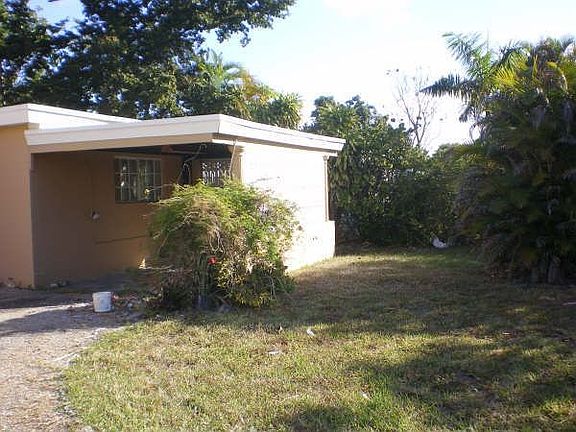 2nd image of 465 NW 127th St