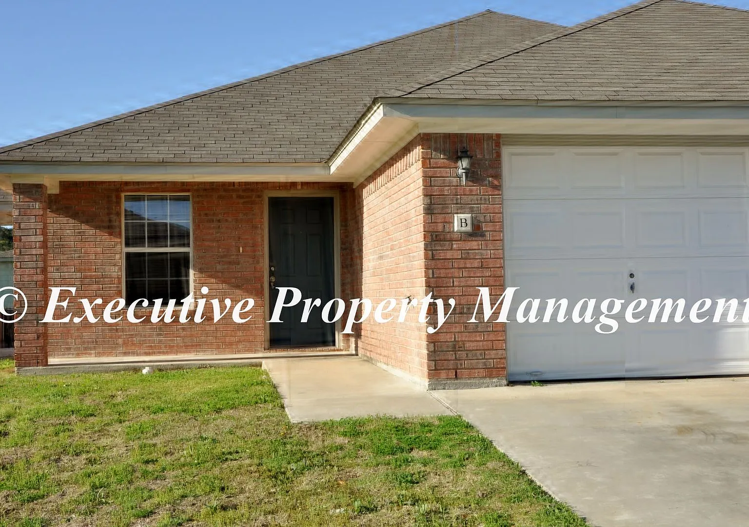 208 Janelle Drive — Photo 2