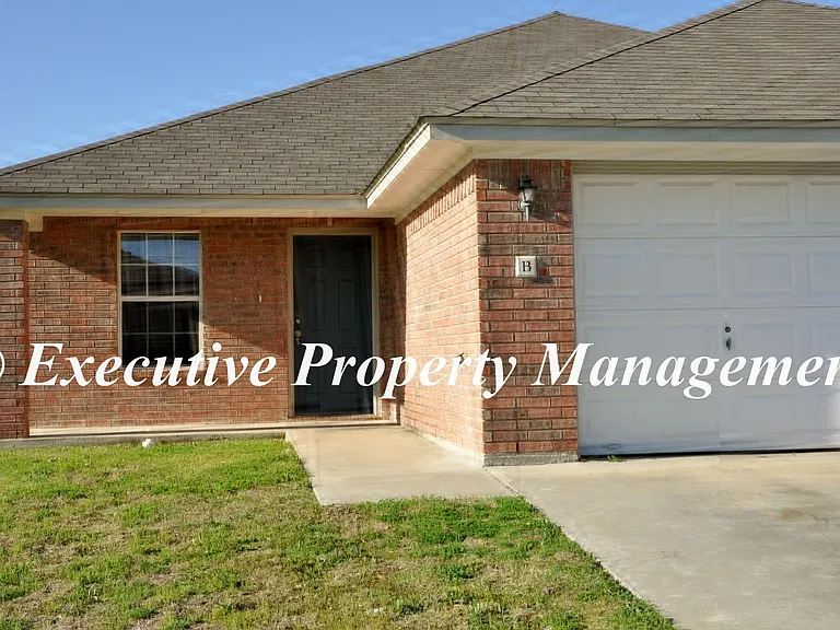 208 Janelle Dr — Photo 39