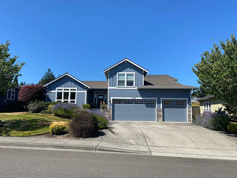 4208 Cherry Ln — Photo 3