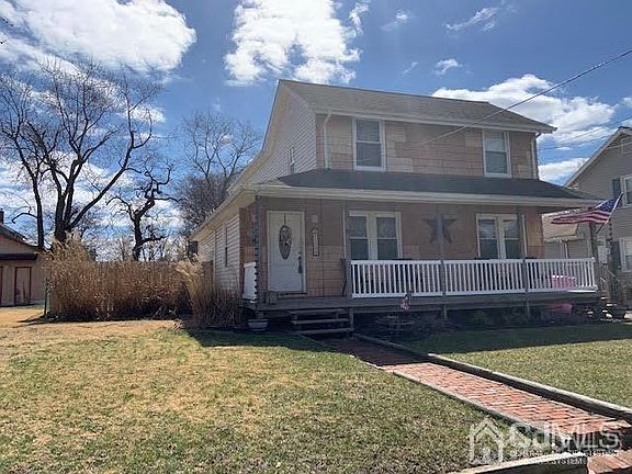 2nd image of 1309 Walnut St
