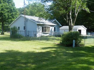 7918 Wood St, Rothbury, MI 49452