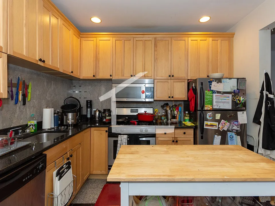 69 Babcock St #2E