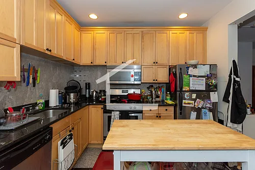 69 Babcock St #2E Photo 1
