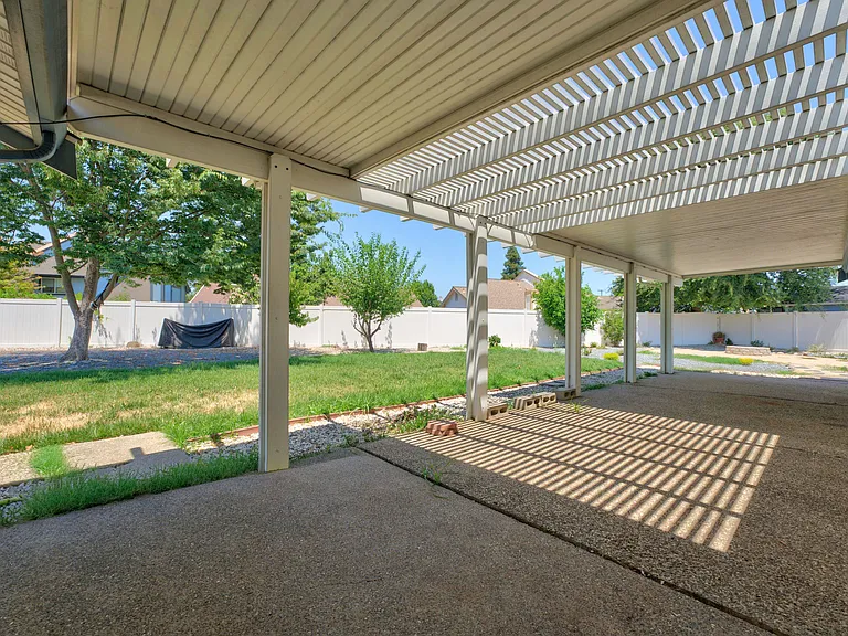 1118 Cresthaven Dr — Photo 26