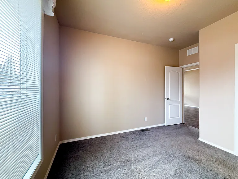 6467 Boulder Way — Photo 5