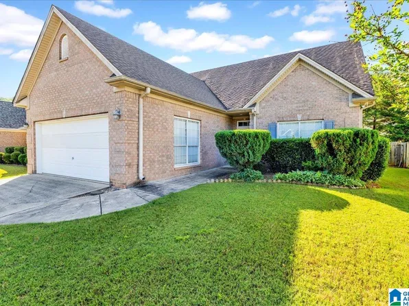 2250 Forest Lakes Ln, Sterrett, AL 35147