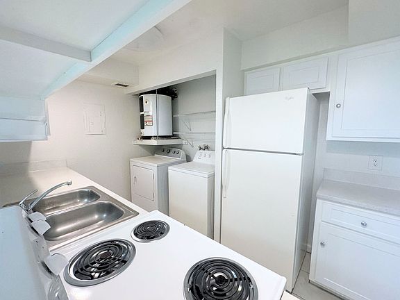 4th image of 4539 Treehouse Ln APT 4A
